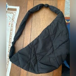 Graviet black sling bag